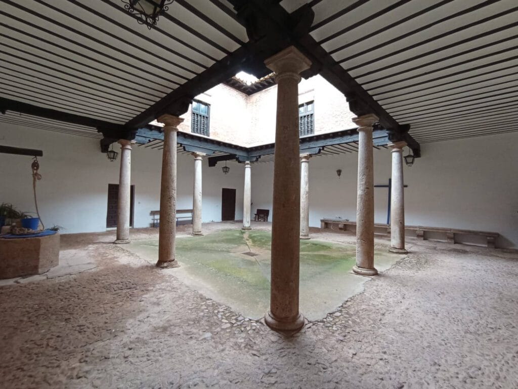 Casa Parroquial de San Carlos del Valle 2 Casa Parroquial san carlos del valle 3