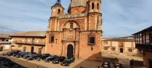 Concentracion de Coches Clasicos en la Plaza Mayor de San Carlos del Valle