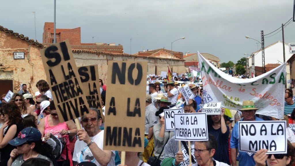 San Carlos del Valle Aprueba una Moción Contra la Minería de Tierras Raras 1 San Carlos del Valle Aprueba una Mocion Contra la Mineria de Tierras Raras